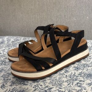 Women's Vionic Kellyn Strappy Sandals